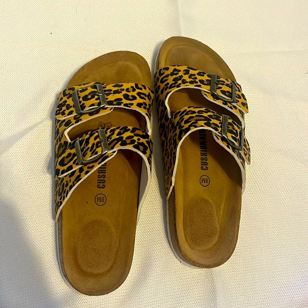 Cushionaire sandals size 8